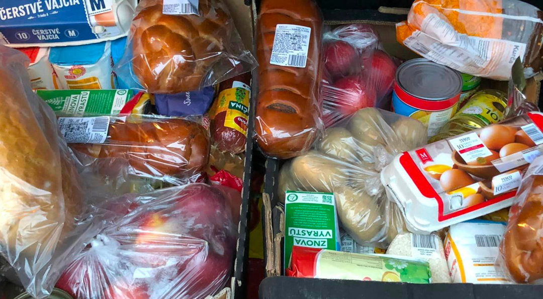 Vianočný potravinový balík pre 30 rodín s deťmi