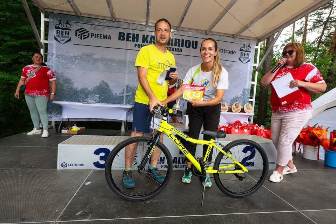 OZ Zrniečka pre sny podporuje BEH KALVÁRIOU 2025 bicyklom pre detskú kategóriu